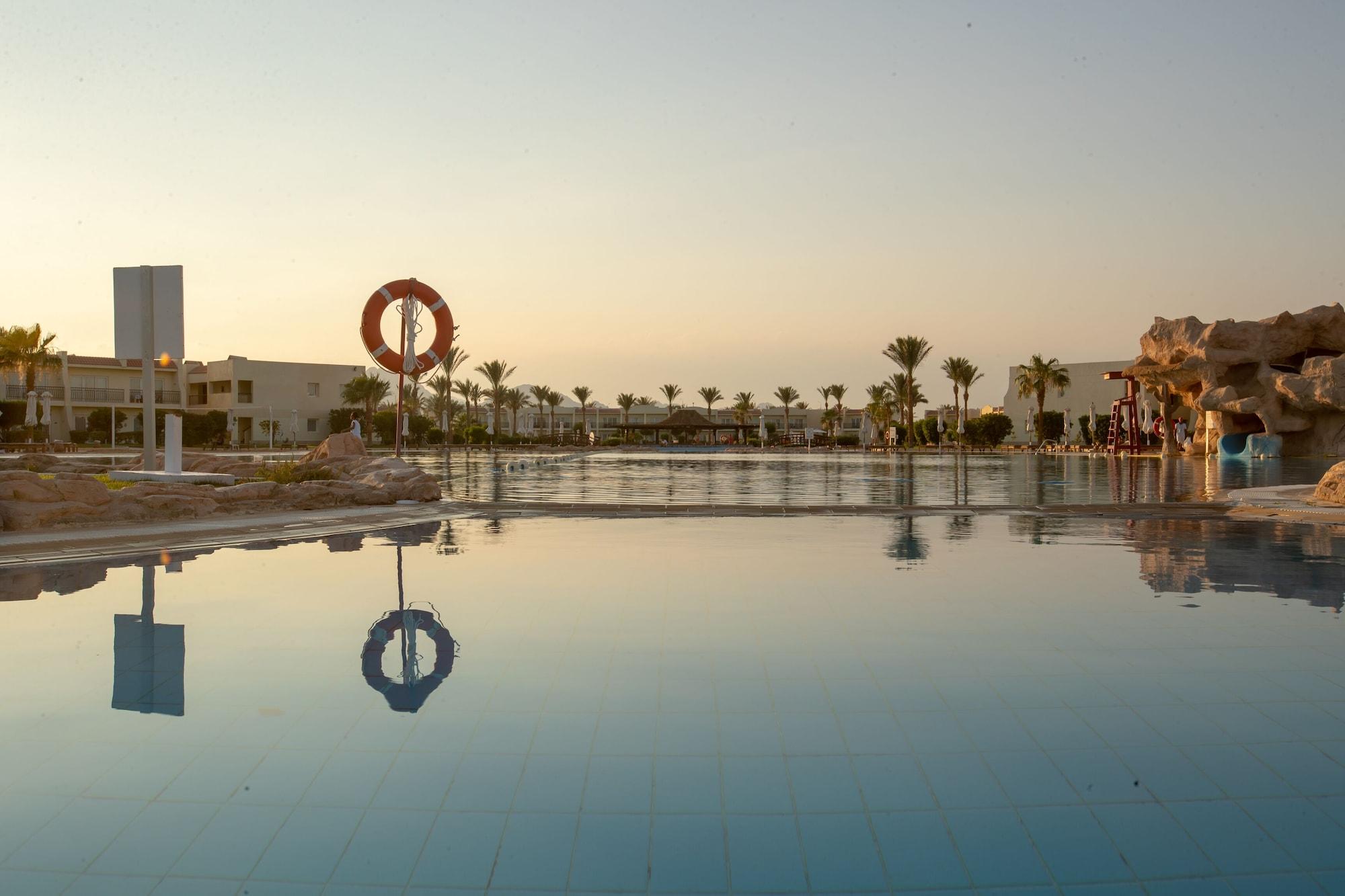 Doubletree By Hilton Sharks Bay Resort Sharm El-Sheikh Exterior foto